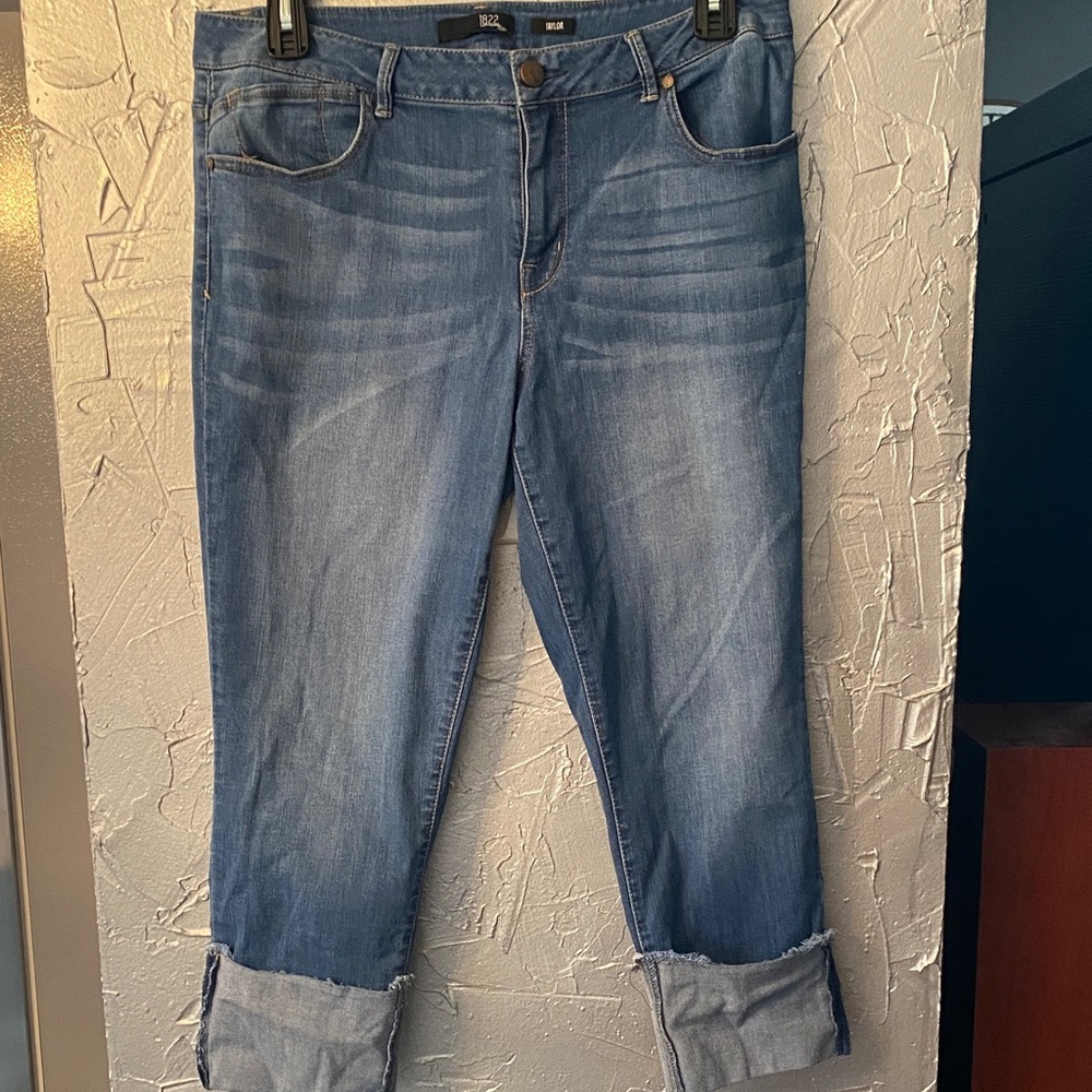 1822 Denim Women's Light Wash Boyfriend Jeans with Rolled Cuffs